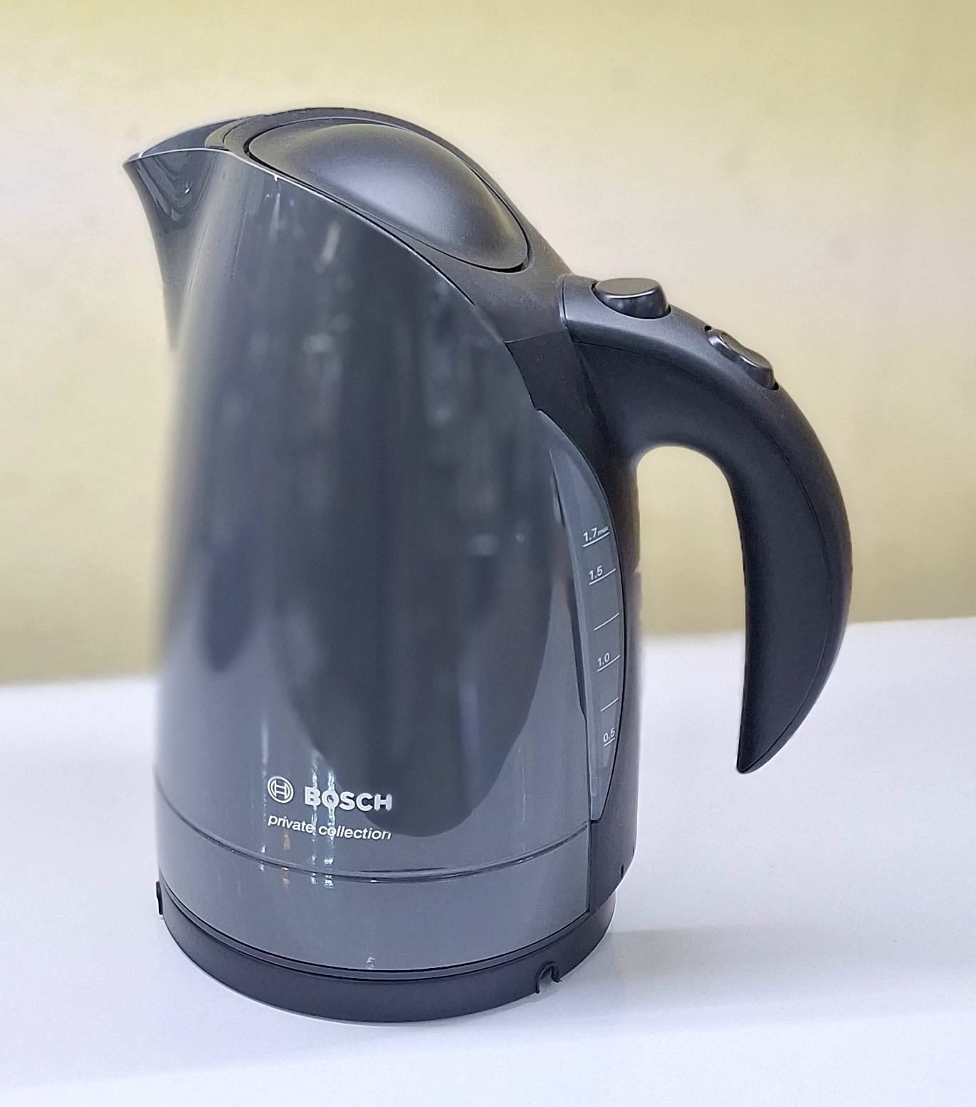 کتری برقی بوش  TWK6L132